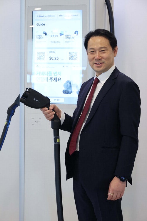 "충전기 신모델 V2 인기 … 2027년 흑자전환"
