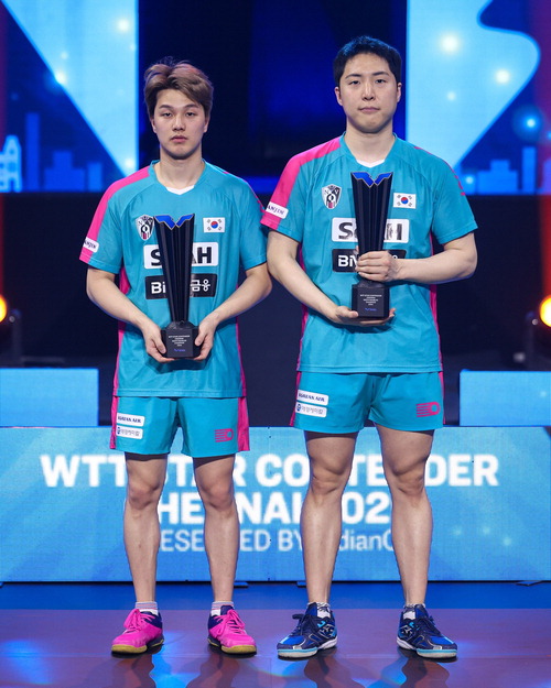 <b>임종훈</b>-<b>안재현</b>, 세계 1위 '佛 형제' 제압