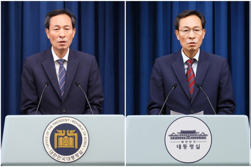 [포토] 청와대 로고로 바뀐 발언대