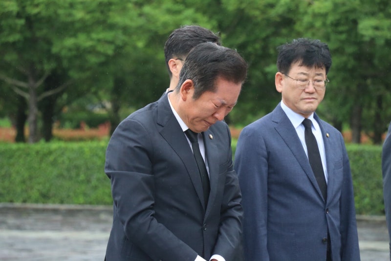 개딸들에게 공격 당한 정청래 …"난 왕수박 아니다"