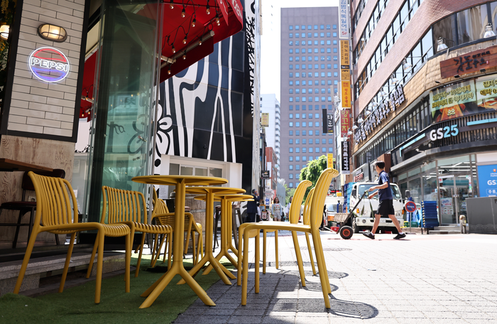  지난 12일 서울의 한 식당가 [사진=연합뉴스]