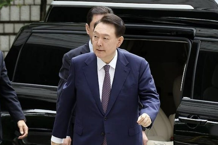 [속보] <b>내란 특검</b>, <b>윤석열</b> 전 대통령 <b>체포영장</b> 청구