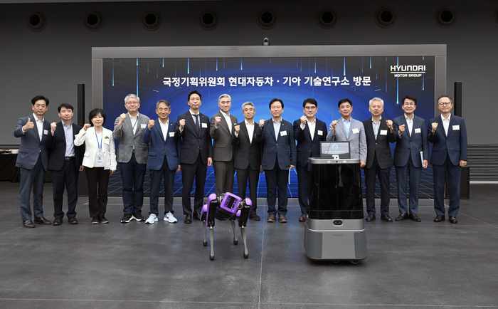 <b>현대차</b> 찾은 국정위...“<b>자율주행</b> 기술 주도권 지원”