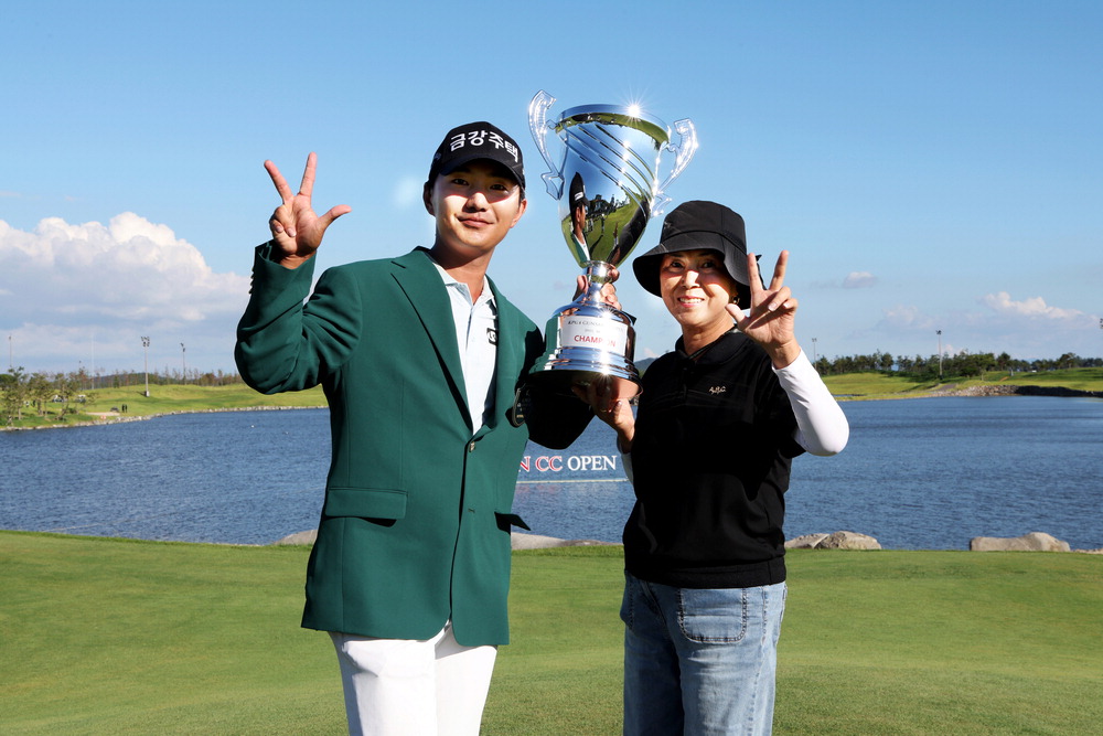 "말썽쟁이 나를 묵묵히 뒷바라지 … 홀어머니께 우승컵 바쳐"