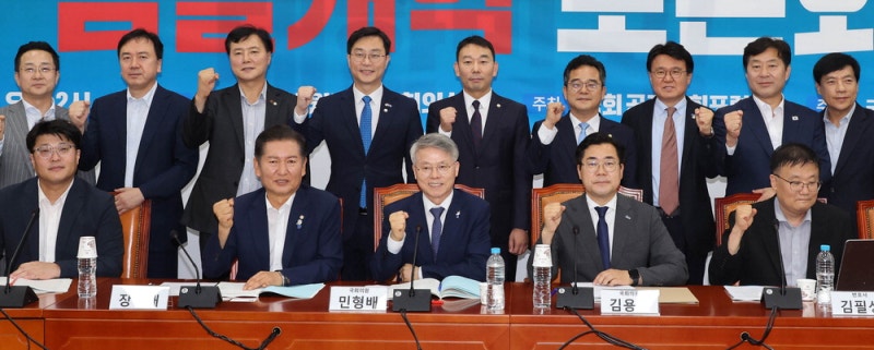 친윤검사 물갈이 다음날 … 與 "이젠 檢개혁의 시간"