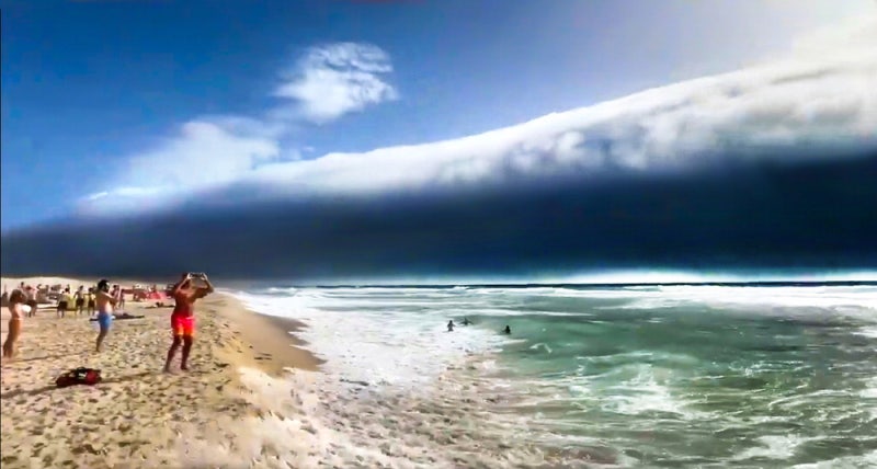 [포토] 유럽 46도 폭염이 만든 '쓰나미 구름'