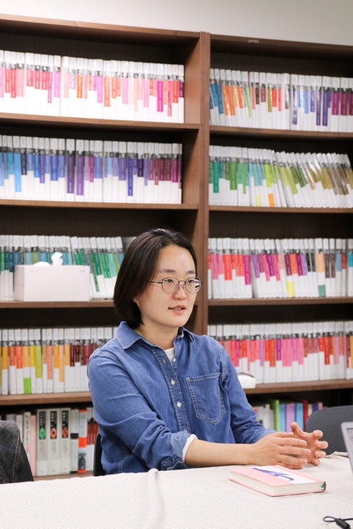 [2025 이효석문학상] 헬스장서 만난 남자가 엽서 한 장을 내밀었다