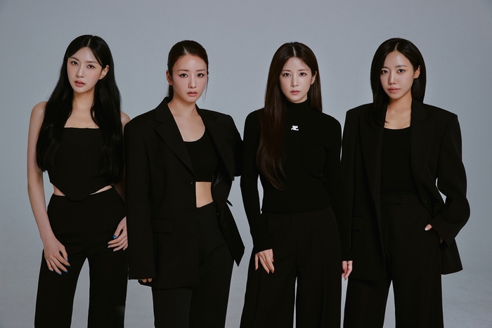 <b>에이핑크</b> 박초롱·윤보미·김남주·오하영, <b>위드어스</b>와 <b>전속계약</b>...14주...