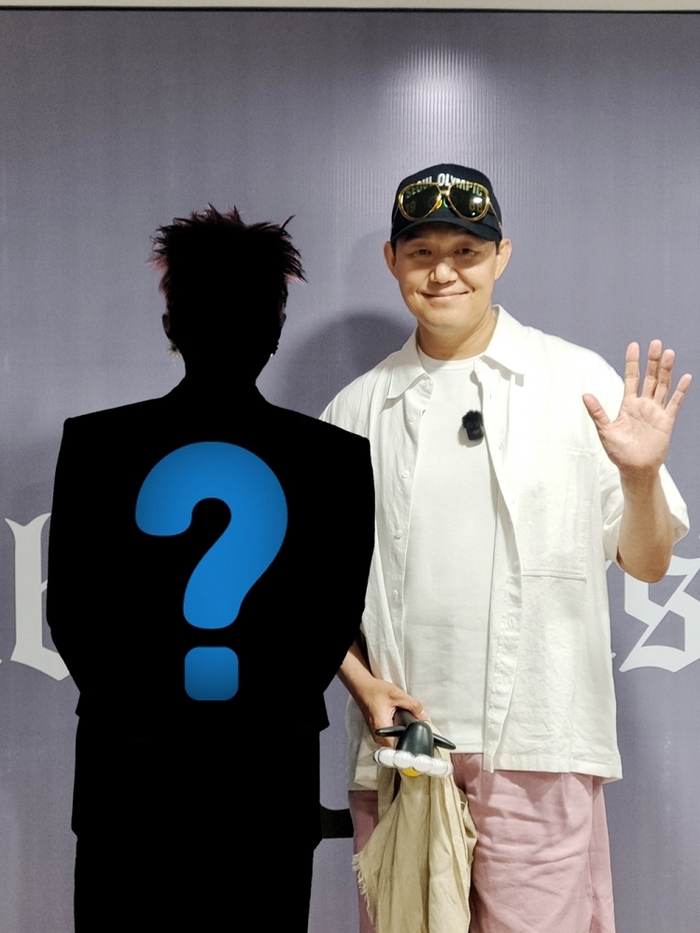 <b>박성웅</b>, <b>지드래곤</b> 만났다…합성 같은 실루엣 투샷