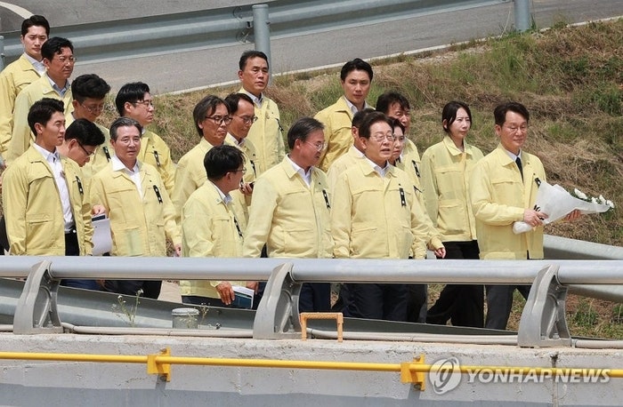 “관리부실 인명사고는 엄벌해야”…李대통령, ‘<b>오송참사</b>’ 2주기 앞두...