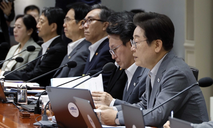 “한국의 보조금, 중국차에 다 줬다”…국무회의서 질타한 李대통령