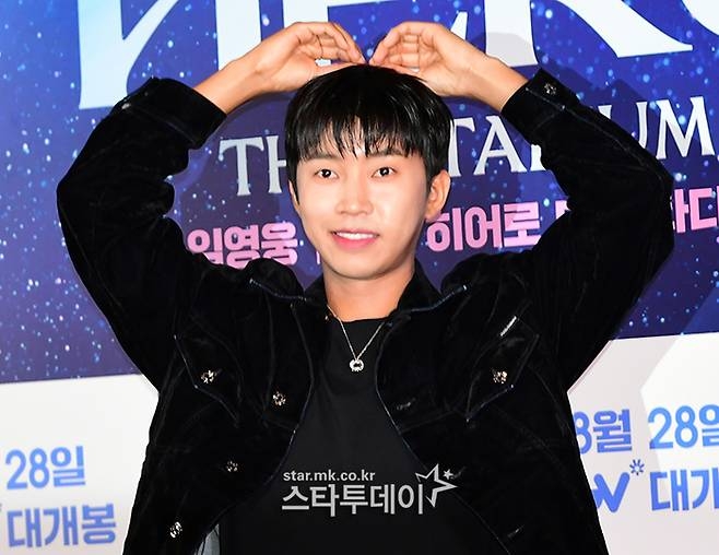 <b>임영웅</b> ‘잊혀진 계절’ 1900만뷰...역시 히어로