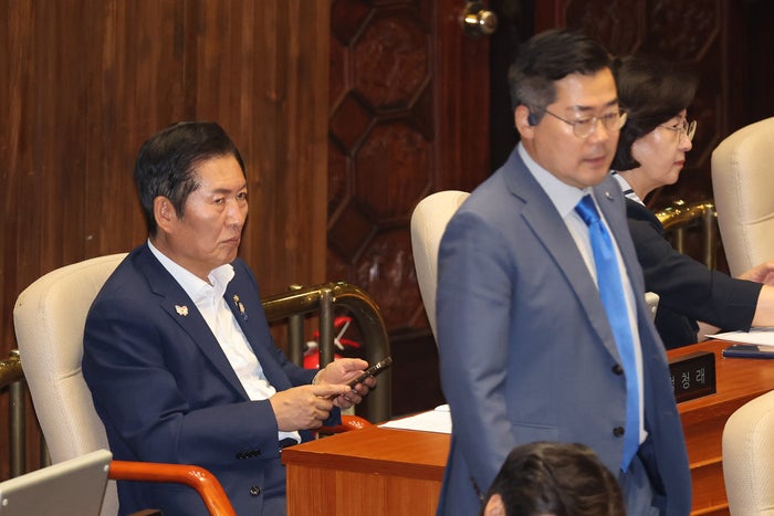 ‘강선우 사퇴’ 갈라진 명심…<b>정청래</b>·<b>박찬대 TV토론</b> 격돌