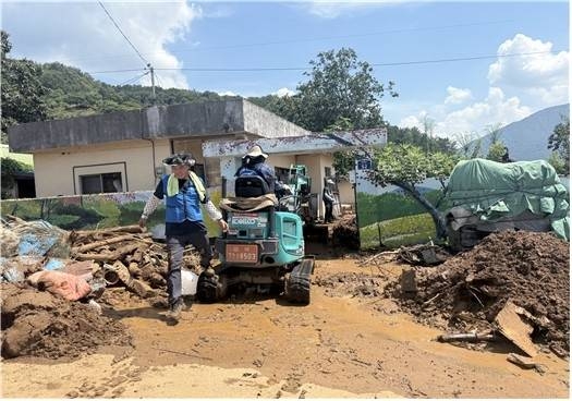 경북 산불피해 주민대책위의 수해복구 활동 [사진 = 주민대책위]