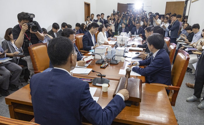 [속보] ‘尹 거부법안’ <b>노란봉투법</b>, <b>환노위</b> 소위 <b>통과</b>
