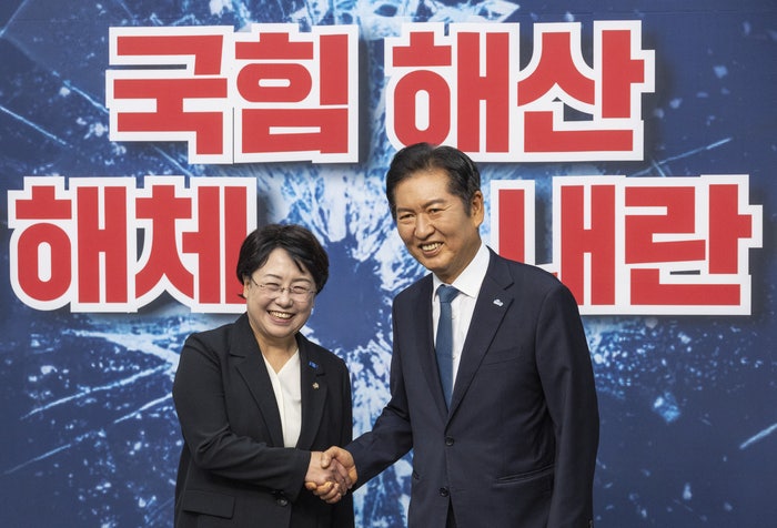 정청래 “<b>조국</b> <b>사면</b>, 대통령이 어련히 알아서 하실 것”