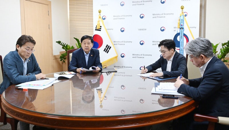 벼랑끝 석화…정유와 통합땐 세제혜택 검토