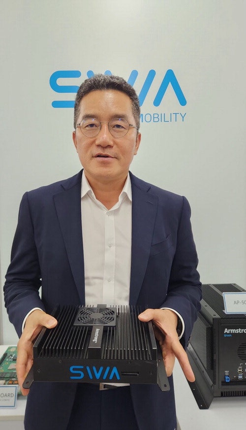 강남 한복판서 무사고 1년 토종 로보택시 자존심 세워