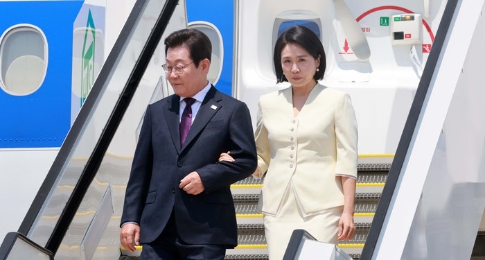 <b>이재명 대통령</b> 日 도쿄 도착…오후 이시바와 <b>정상회담</b>
