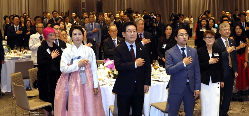 트럼프 "한국서 숙청, 교회 압수수색" 에 살얼음판…이 대통령 칭찬으로 분위기 전환