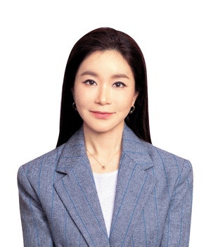 한손엔 AI, 한손엔 영어…나를 키우는 마스터키 [김정민의 영어 너머 원더랜드]
