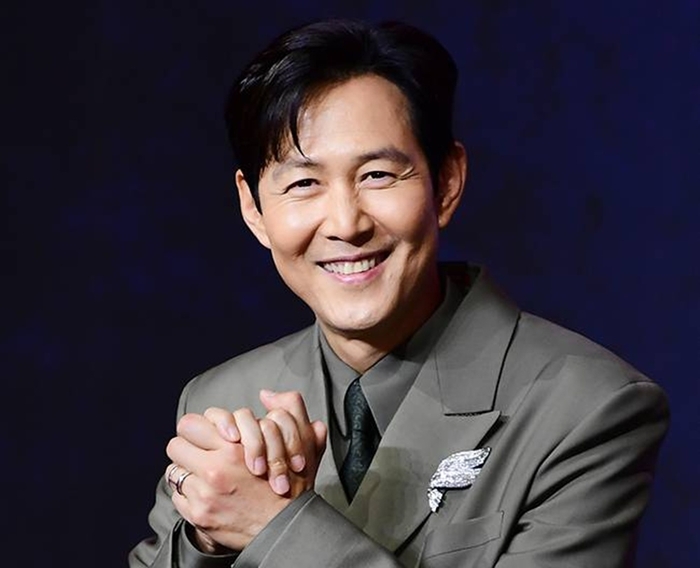 <b>이정재</b> <b>시구</b> 뜬다…“<b>LG</b> 트윈스 팬” 승리 요정 될까