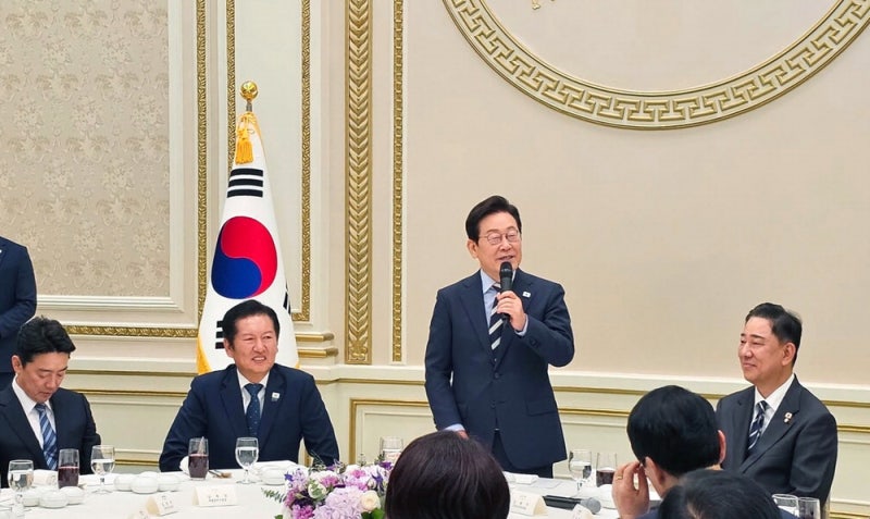 李 "<b>검찰개혁 공개토론</b> 하자"…임은정, 법무장관까지 '저격'