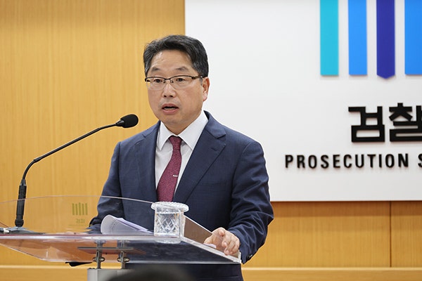 여당 <b>검찰개혁</b>안에 반기 든 <b>검찰</b>수장…“보완수사는 <b>검찰</b>의 의무”