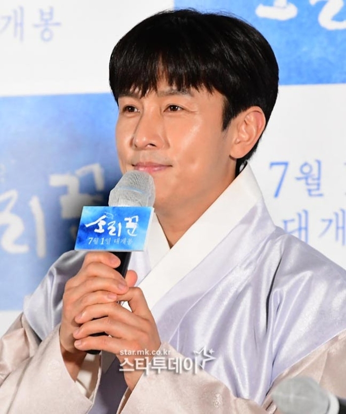 “그냥 좀 놔달라…드라마·홈쇼핑 원해” <b>김동완</b>, <b>예능</b> 섭외 <b>거부</b> 선언