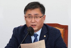신규 원전 2기 짓기로 했는데 여론 더 듣겠다는 환경부장관