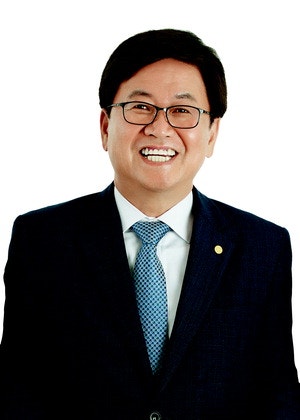 李정부 첫 교육장관 최교진 임명안 재가