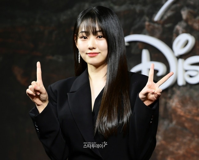 <b>강미나</b>, <b>아이오아이</b> 10주년 프로젝트 <b>불참</b>…“연기 활동 집중”[공식]