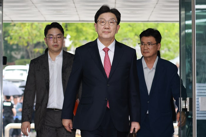 [속보] <b>권성동</b>, <b>구속심사</b> 도착…오후 2시 심문 시작
