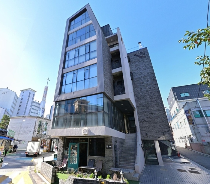  윤민수가 내놓은 상암동 건물. 사진 ㅣ로드뷰  화면 캡처