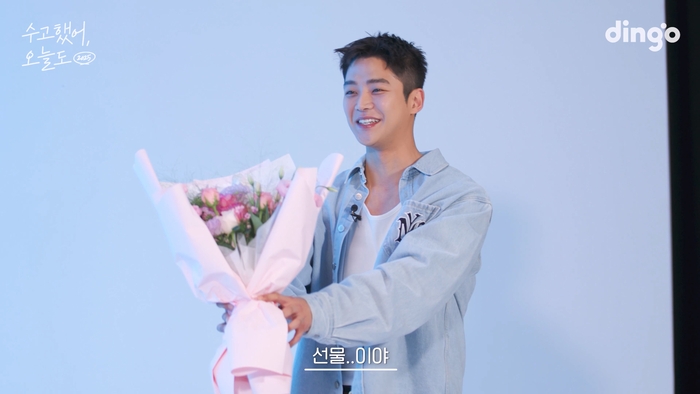 이런 연예인 없습니다…<b>로운</b>, 투병 중인 팬에 깜짝 도시락 선물