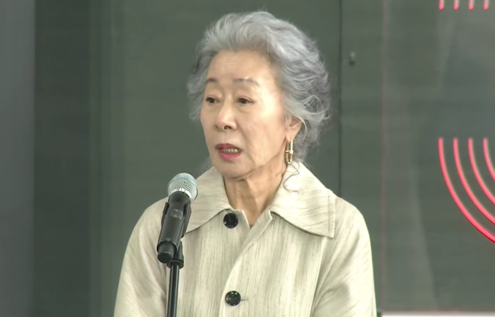 ‘<b>결혼피로연</b>’ 윤여정 “엄마였는데 할머니로 바꿔...갑질 아냐”[BIFF...
