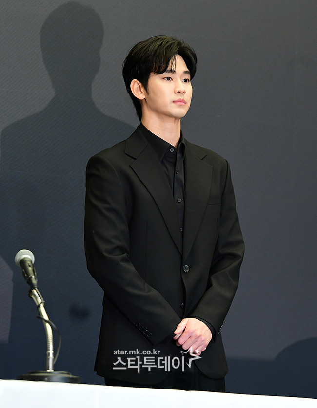 “위법 사항 없어”…<b>김수현 소속사</b>, 5년 <b>정산금</b> 6억대 <b>논란</b> 반박