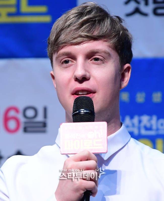 “3중컵은 <b>과대포장</b>”...<b>줄리안</b> 1인 카페 저격 사과