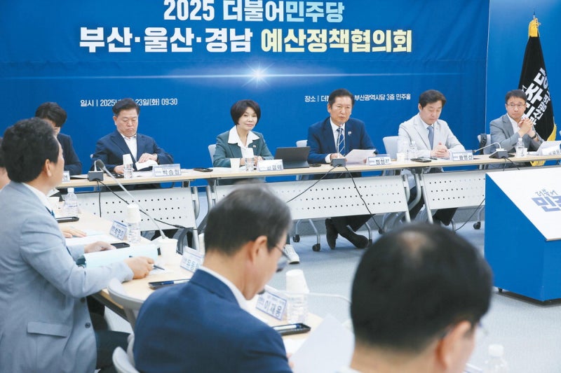 與 "<b>조희대</b>, 불출석하면 탄핵"… 野 "가짜뉴스로 <b>청문회</b> 안돼"