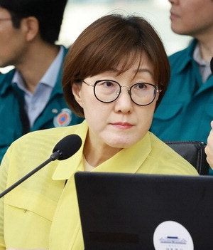 "김현지는 존엄한 존재냐" 운영위서 증인채택 공방