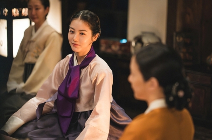 ‘광해’ 추창민 감독 만난 <b>신예은</b>…‘<b>탁류</b>’로 연기 스펙트럼 확장 예...