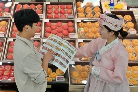 “한가위 잔치상, 대형마트가 차렸다”…반값에 쏟아지는 ‘추석 할인 ...