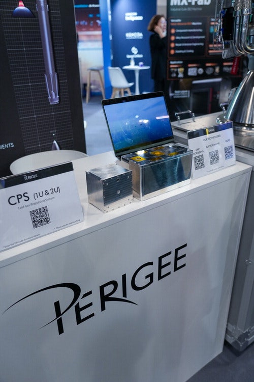 "韓 우주 기술력 좀 봅시다" … 해외 바이어들 북적