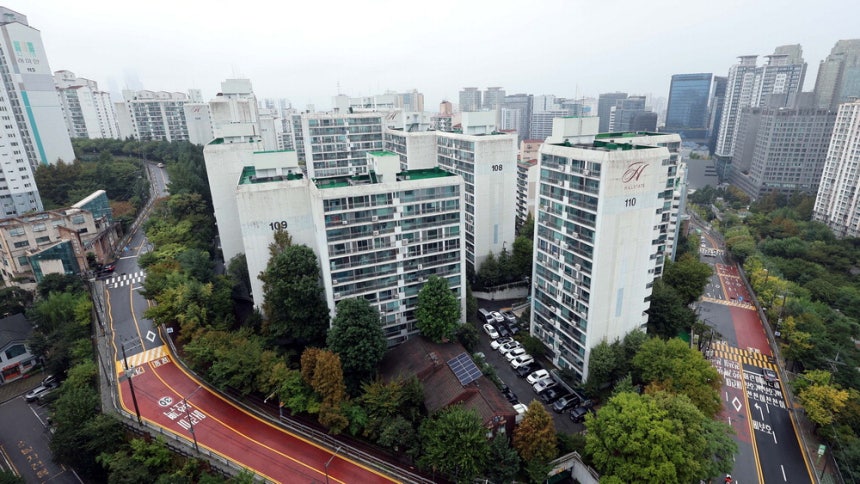 지난 10일 기준 전세 매물이 한 건도 없었던 서울 마포구 도화동의 1021가구 규모 '도화현대1차' 아파트 단지 전경. 김재훈 기자