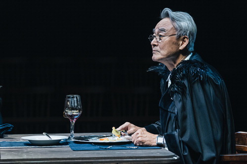 연극 '트랩'의 한 장면. 세종문화회관