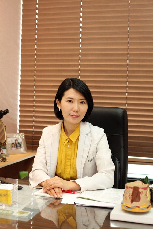 얼굴에 반점 뒤덮인 아이, 미소 되찾아줬�을때 뿌듯