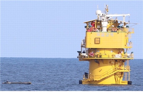 中, 서해 불법구조물 �韓조사선 또 막았다