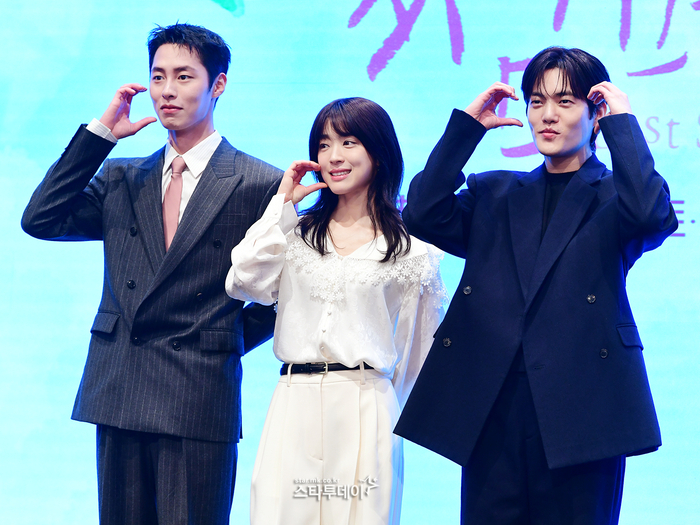 “케미 100점”...이재욱 최성은 김건우 힐링 <b>로맨스</b> ‘<b>마지막 썸머</b>’[...