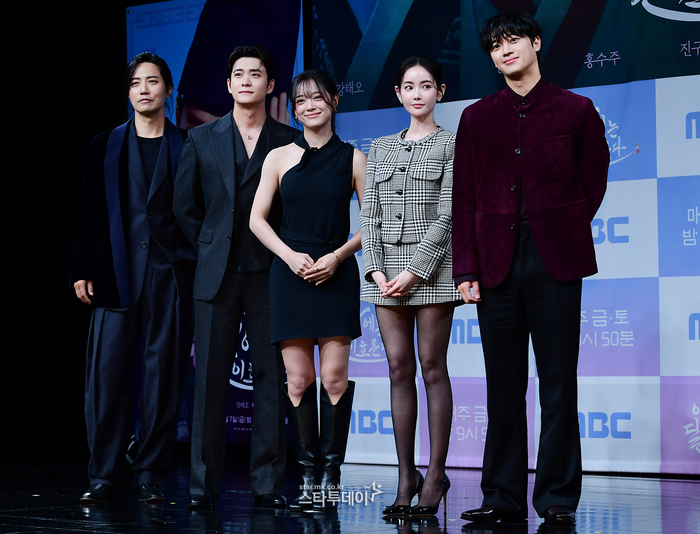 [포토] ‘<b>이강에는 달이 흐른다</b>’에서 만나요