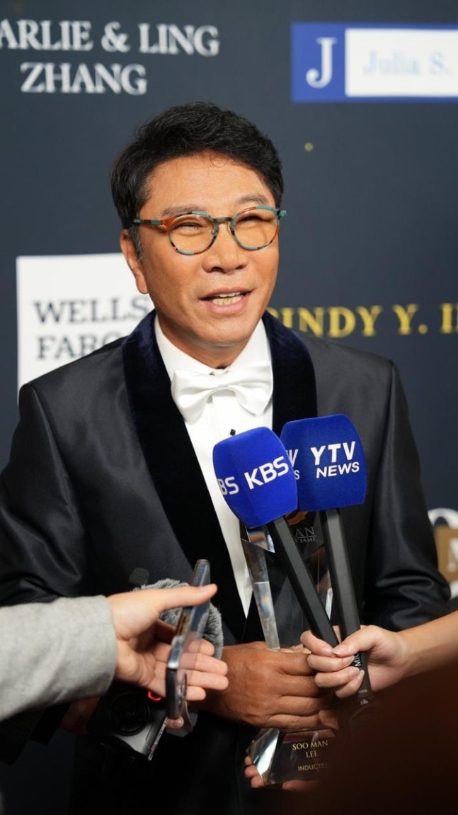 <b>이수만</b>, ‘<b>아시안 명예의 전당</b>’ 헌액… “창의력은 국경 초월한 언어”